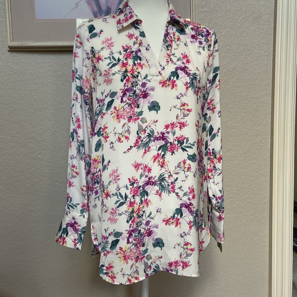 Lovely Floral Women's Top by Lemon Tart, size XS. NWT - Picture 2 of 10